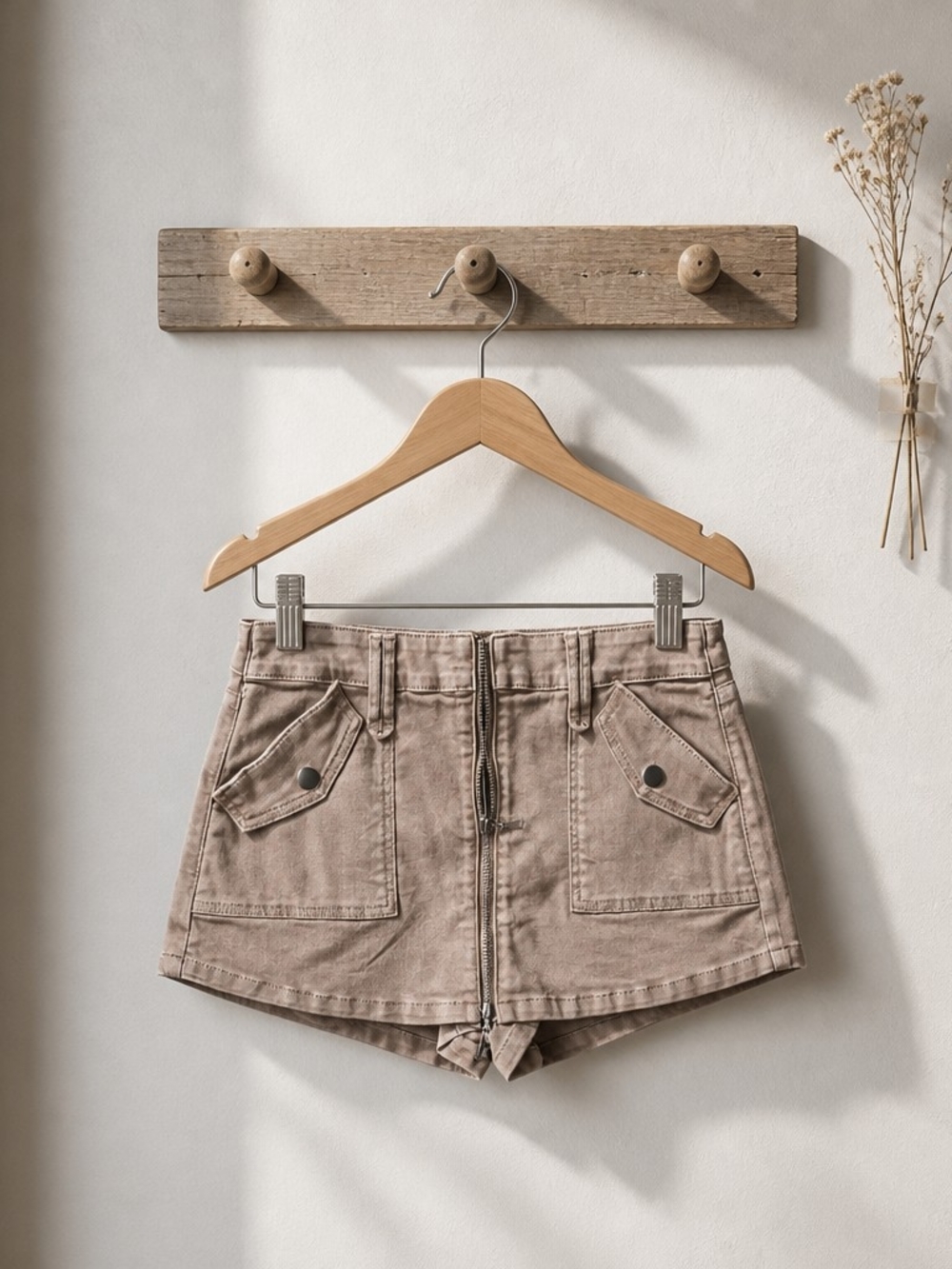 High-Rise Utility Pocket Women’s Shorts in Taupe